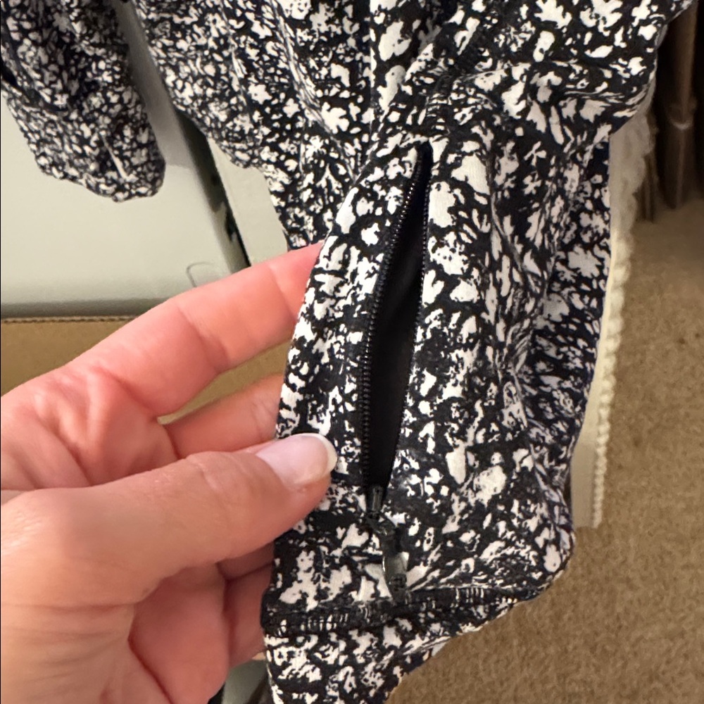 Lululemon Pullover - image 3